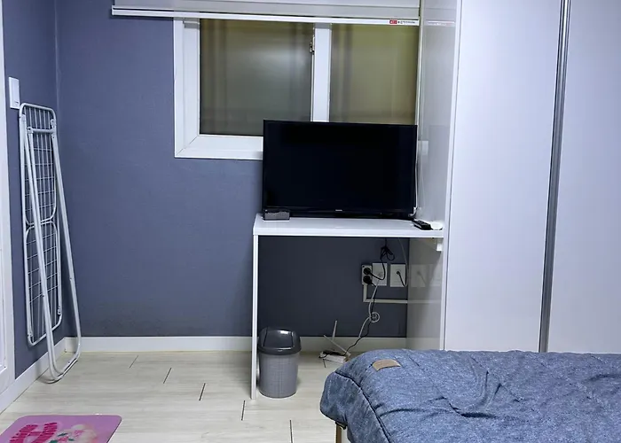 Apartment Sd A Romantic Two-story House In Sillim Seoul